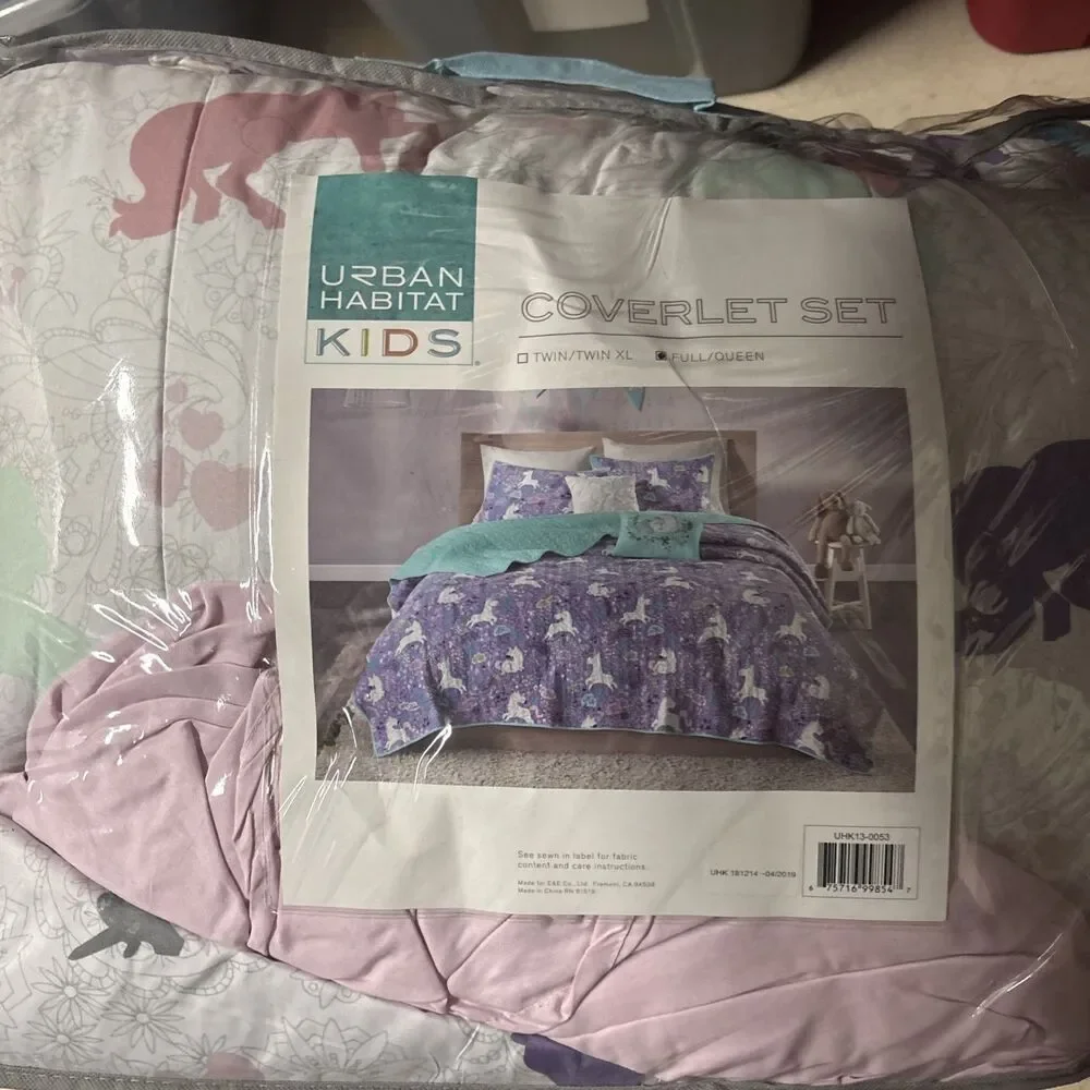Urban Habitat Full Queen  Bedding Quilt Cover Set Unicorn Reversible 4 Pcs Girls